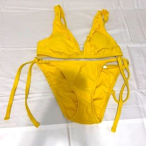 Yellow bikini set. Ruffled, padded top.